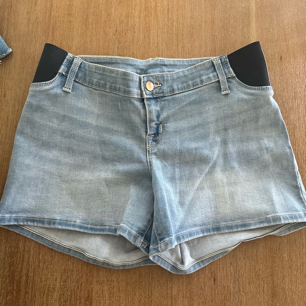 Nwt Isabel maternity shorts - Picture 7 of 7